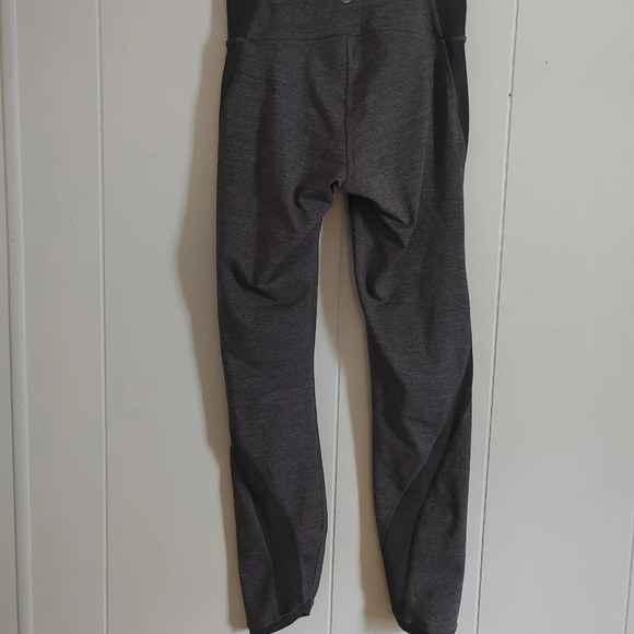 Lululemon Featherlight Tight Gray Size 4 Inseam 25in EUC - Picture 5 of 9